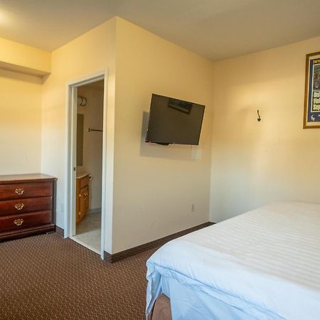 Watkins Motel Watkins Glen Bagian luar foto