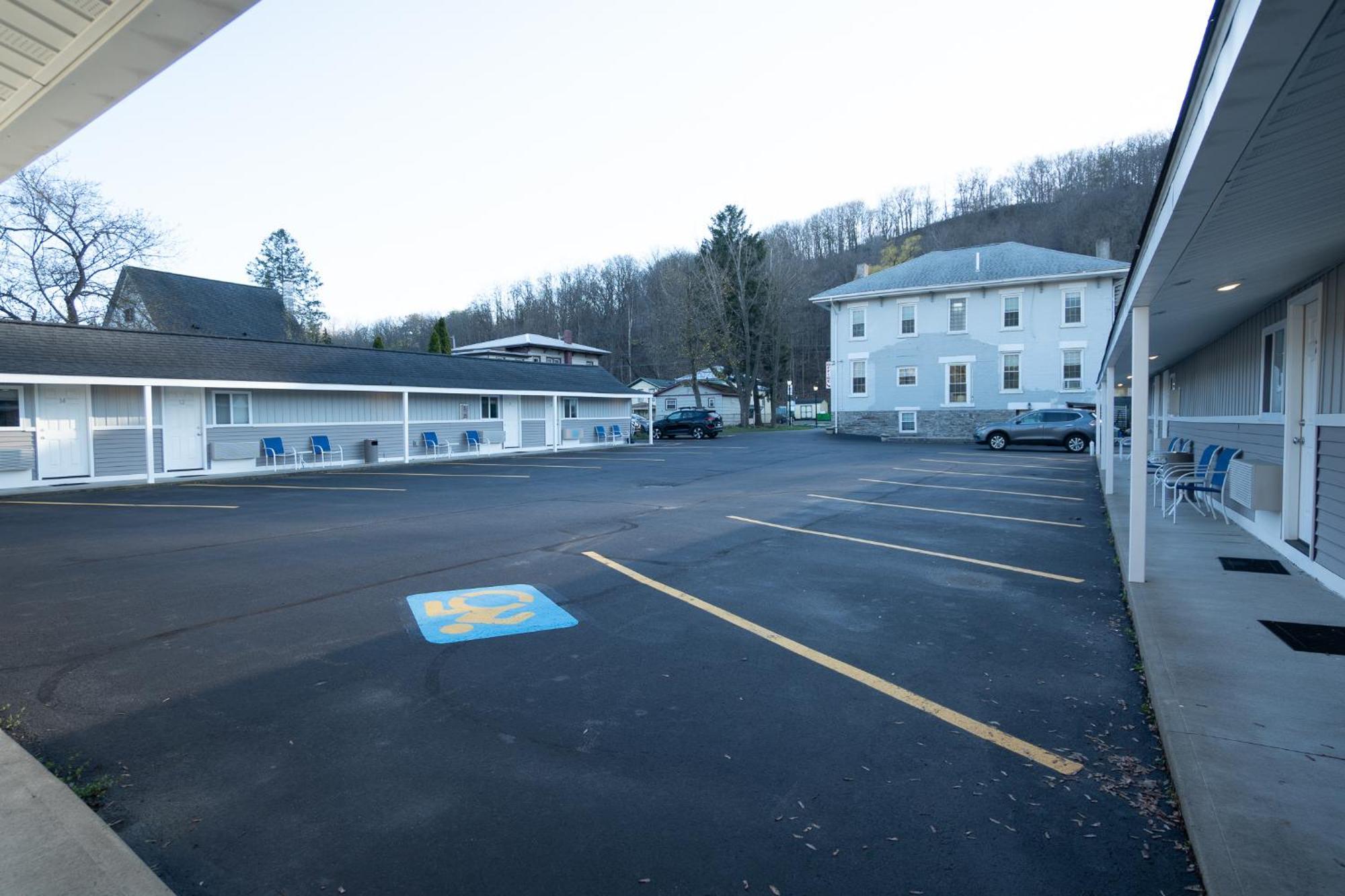 Watkins Motel Watkins Glen Bagian luar foto